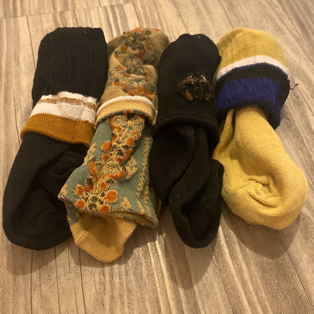 *(NEW)* *4 PCK SOCKS* (ALL UNIQUE PRINTS) 🧦 SHEIN - Picture 3 of 17